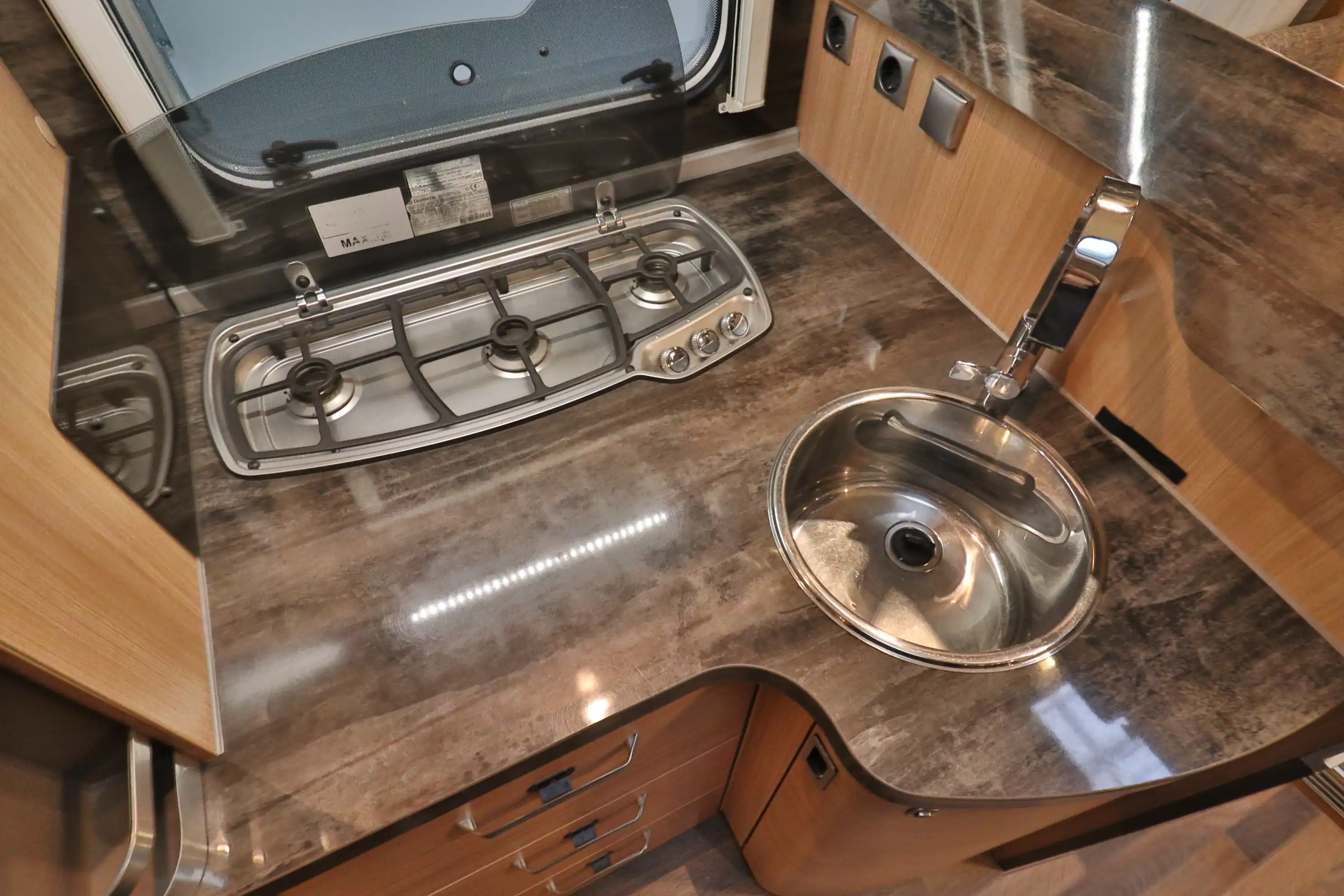 KNAUS Sky TI 700 MX Silver Selection